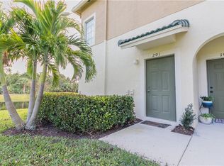 1560 SE Hampshire Way APT 201, Stuart, FL 34994