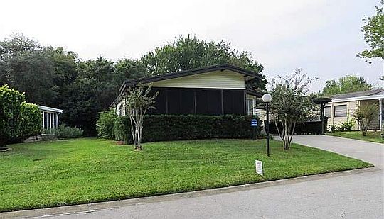 2nd image of 40 Misty Falls Dr