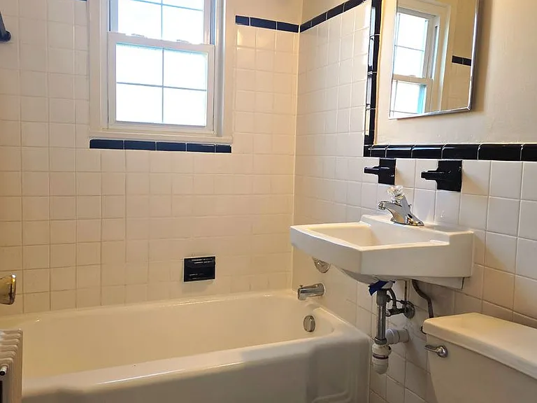 Lee Albemarle Apartments — Photo 15