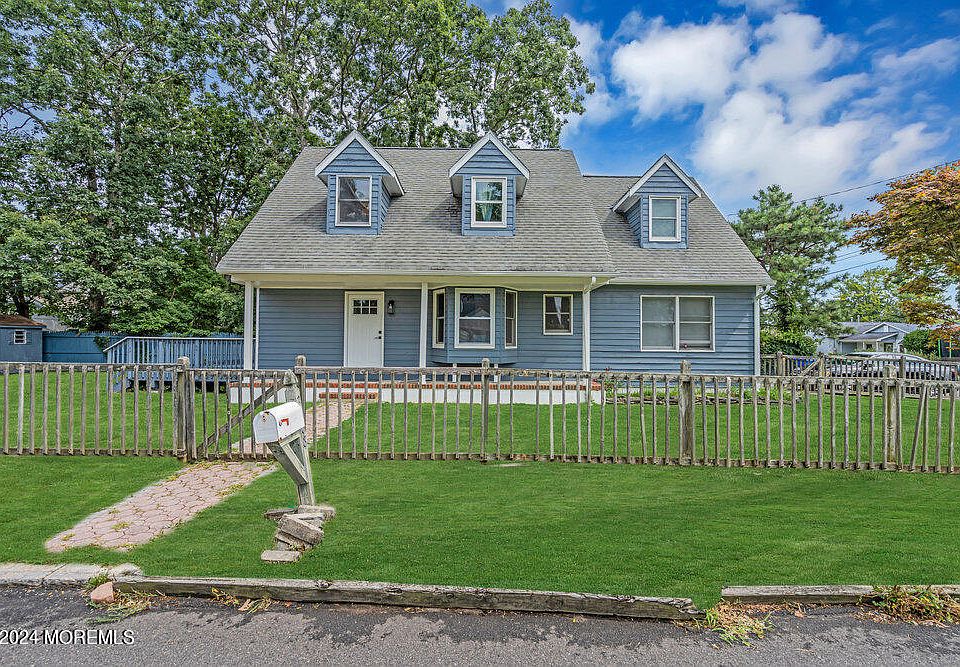 1st image of 2608 2nd Avenue