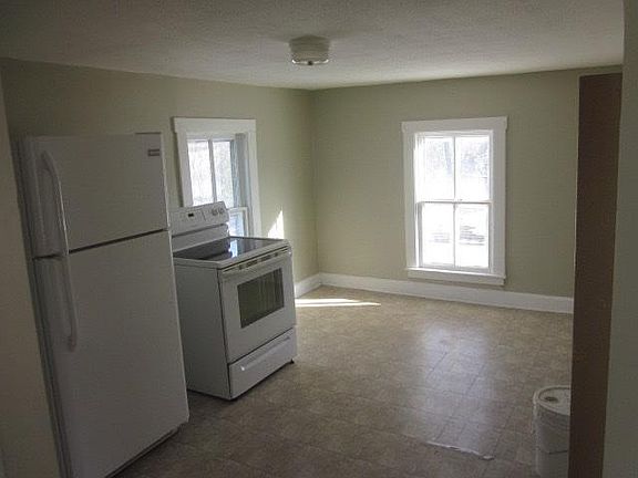 4th image of 415 E Walnut St