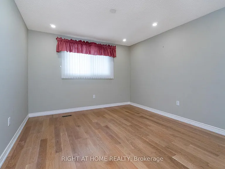 2035 Carleton Ct — Photo 9