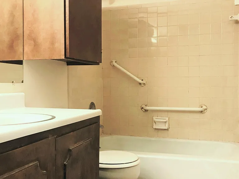 OG Tile Bathroom, Tub-Shower