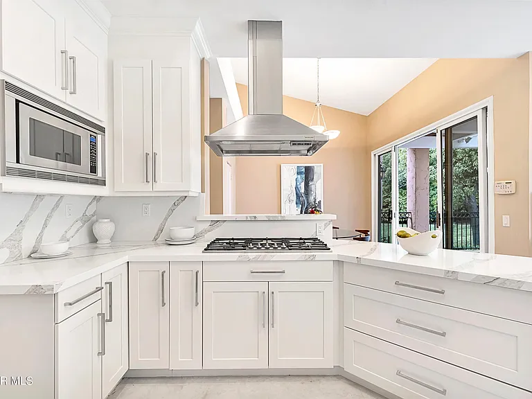 1687 Castlebridge Ct — Photo 15