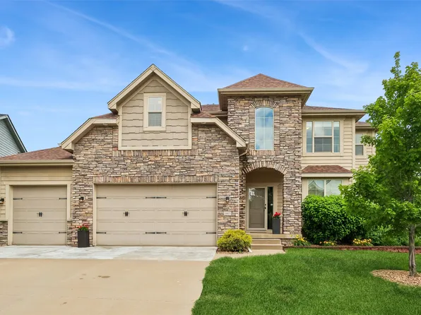 16651 Oakbrook Dr, Clive, IA 50325