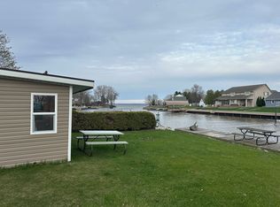 739 Sunset Beach Rd, Suamico, WI 54173