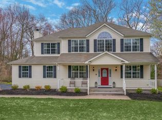 4 Ranger Ln, Port Jefferson, NY 11777