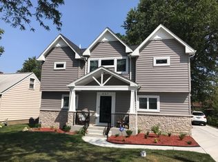 457 N Van Auken St, Elmhurst, IL 60126