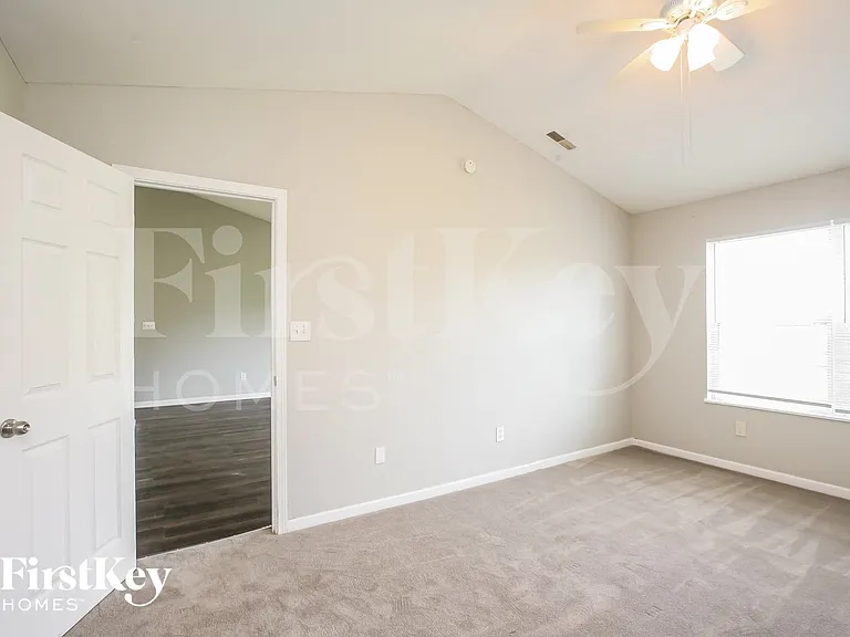 2635 Lullwater Ln — Photo 8
