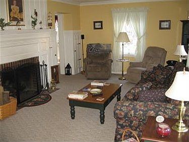 2nd image of 3806 Edgewater Dr
