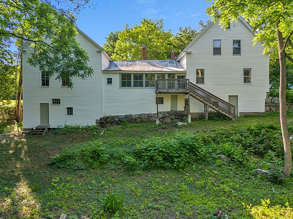 4th image of 586 Plains Road