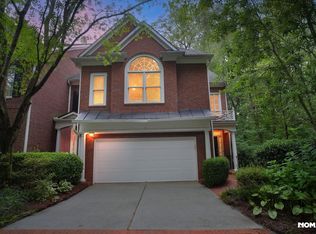 6 Carrington Way, Sandy Springs, GA 30328