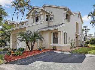 2052 Discovery Cir, Deerfield Beach, FL 33442