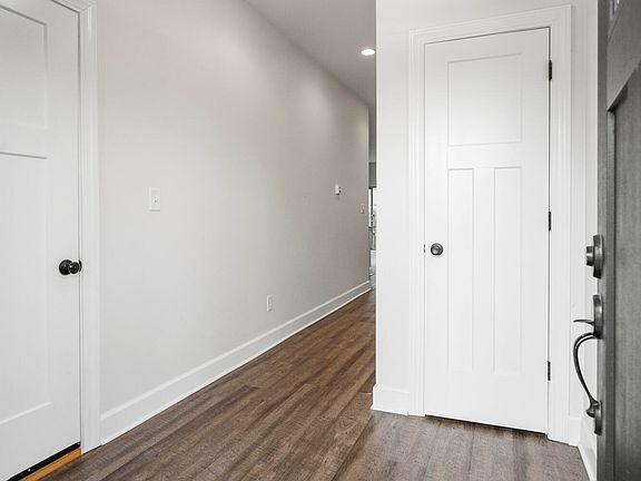 3rd image of 222 Midland Ave APT 6101
