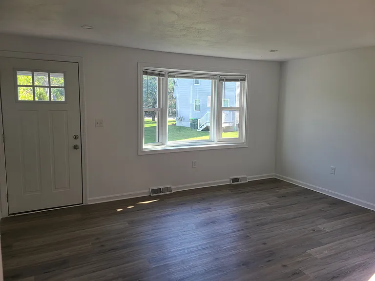 12 Eden St #12 — Photo 3