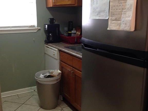 3rd image of 2708-10 Lexington St