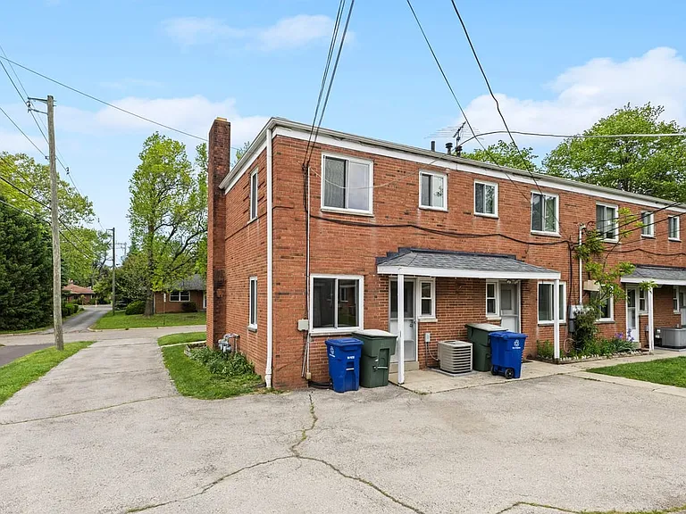 723 Village Dr — Photo 18