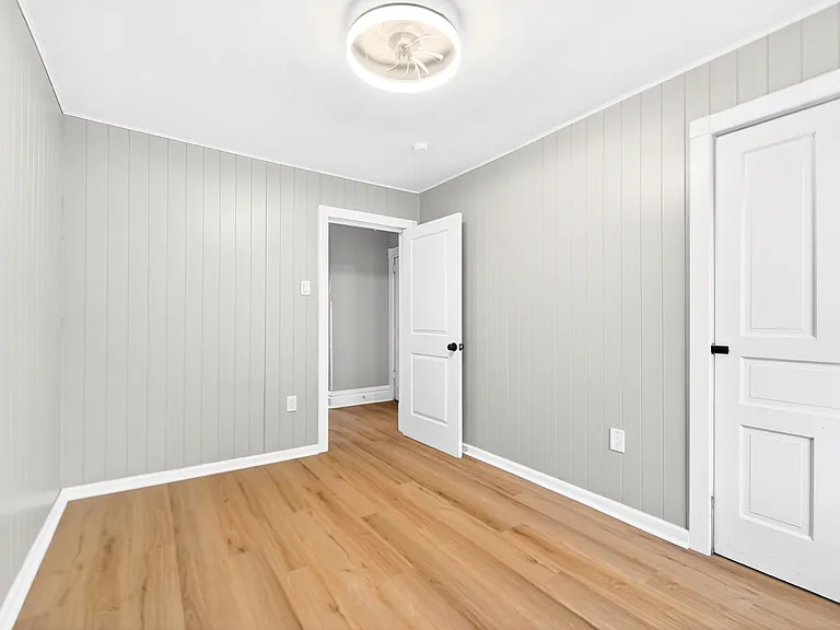 410 Kendall St — Photo 17