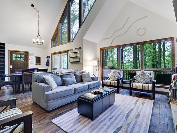 3rd image of 463 Northgate Rd