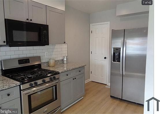 3rd image of 2965 Yorkway