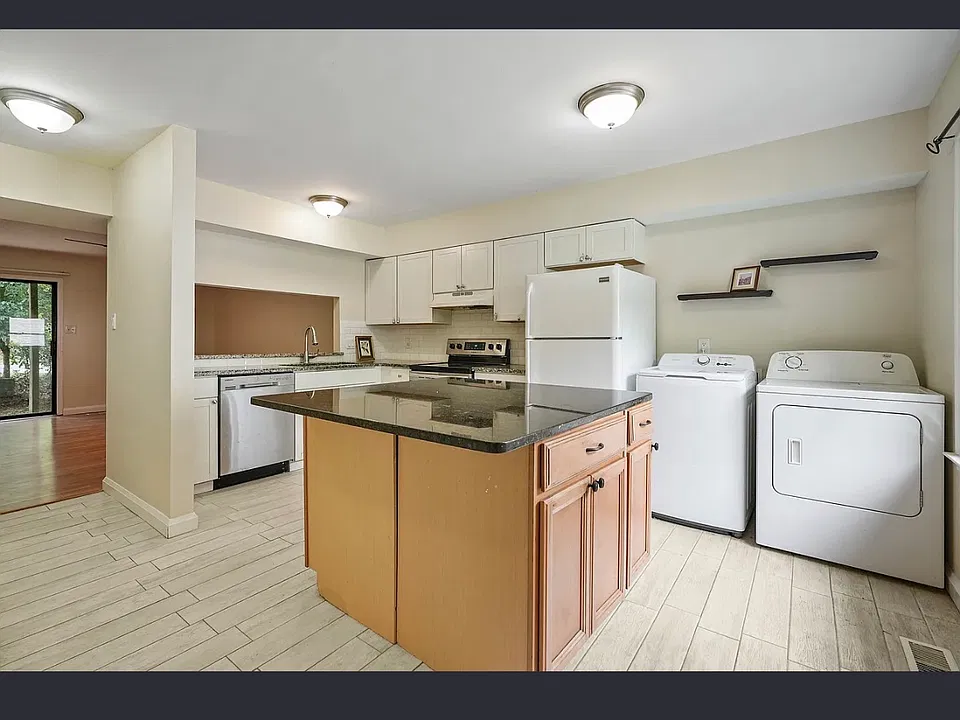 875 Martin Luther King Jr Blvd #4