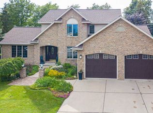 11726 Silverspring Dr, Dewitt, MI 48820