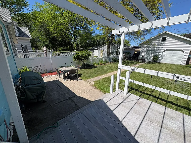 2508 S Superior St — Photo 8