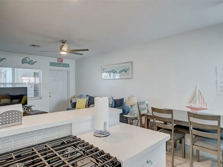 N Ocean Dr — Photo 6