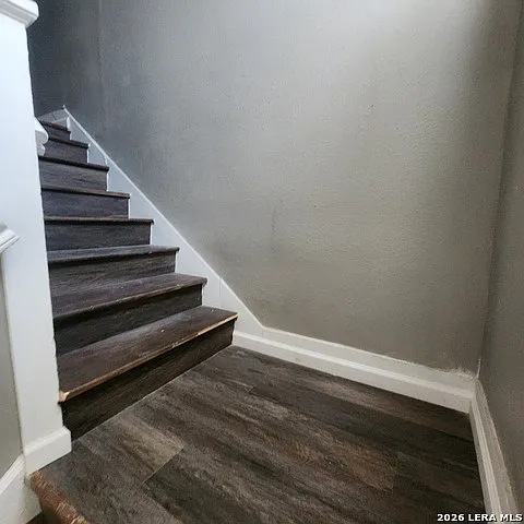 1027 W Mistletoe Ave #2 — Photo 4