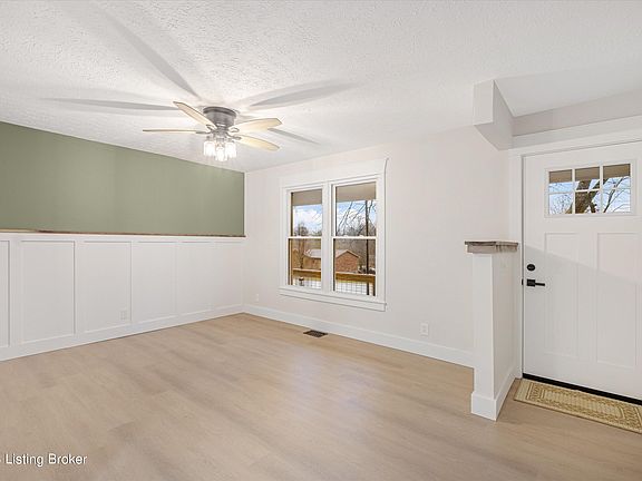 4th image of 50 New Castle Ln