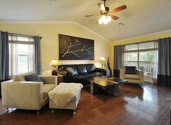 5th image of 1202 Peyton Pl