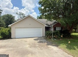 64 Edinburgh Dr, Tifton, GA 31793