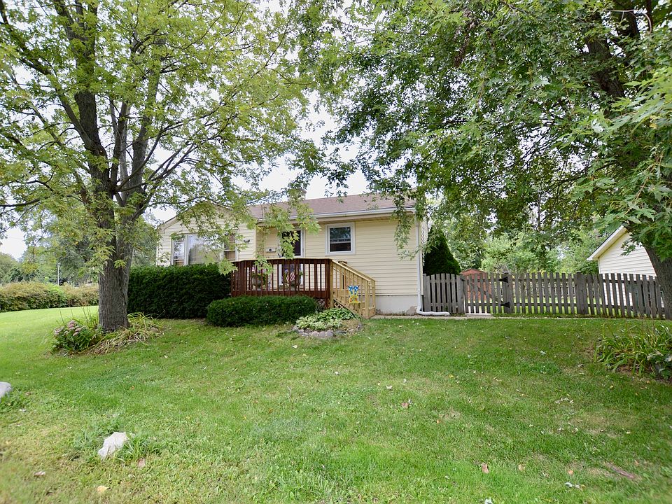 1st image of 315 E Willow Dr