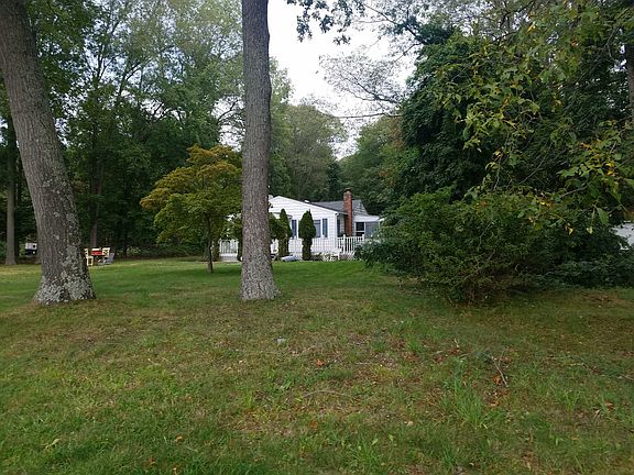 4th image of 29 Swezey Ln