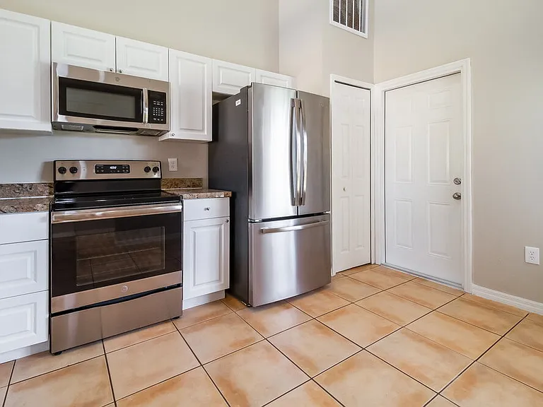 312 Riunite Cir — Photo 9