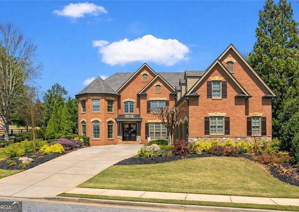 1st image of 560 Arcaro Dr