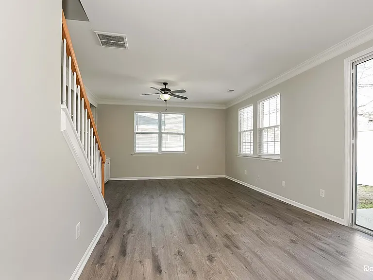 328 Hiawassee Dr — Photo 7