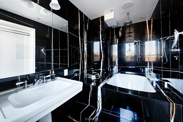 Rented by Town Residential | media 26