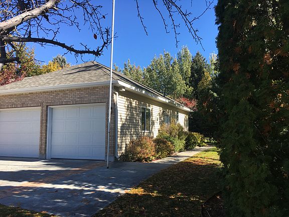 4th image of 2899 Glenwood Dr