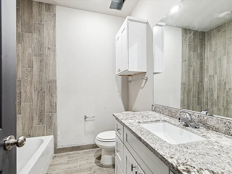 7912 Bowen St #B — Photo 7
