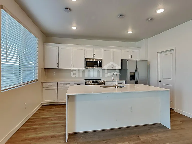 12523 W Flynn Ln — Photo 5