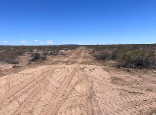 19130 S Lone Ranger Rd, Yucca, AZ 86438