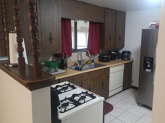 4th image of 1160 Westlawn Dr