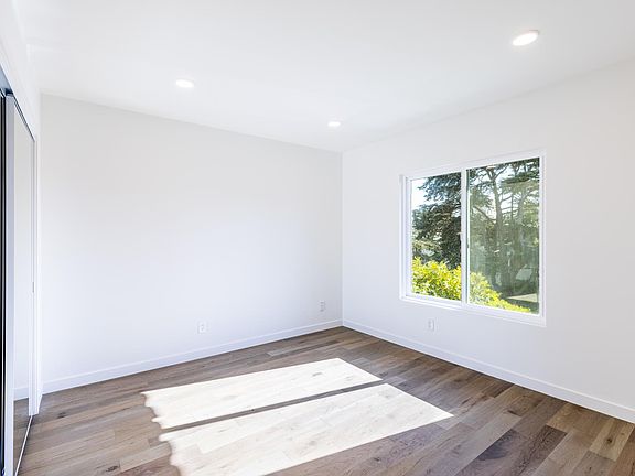 5th image of 1025 9th St #5