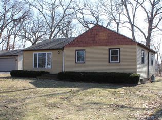 2216 S Teut Rd, Burlington, WI 53105