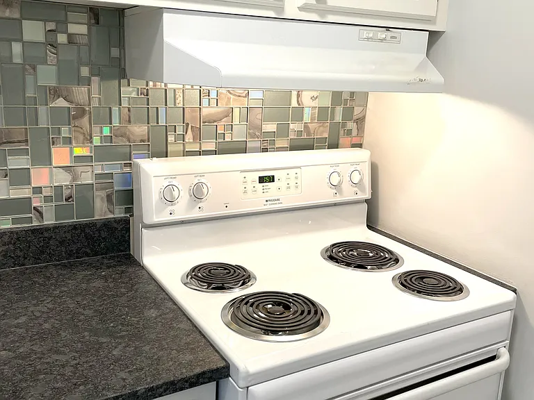 Maple Commons Apartments — Photo 18