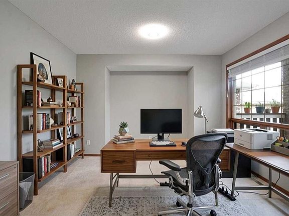 3rd image of 207 E Citadel Peak Cir NW