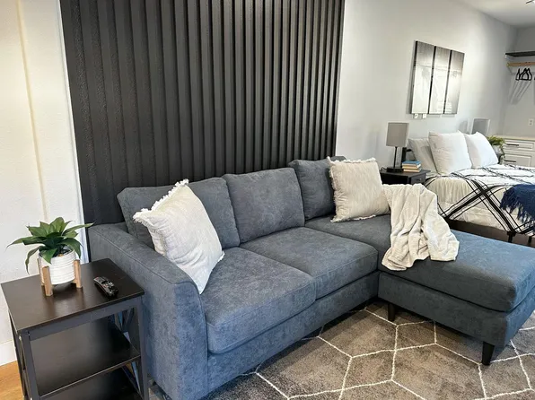 (undisclosed Address), Vista, CA 92084