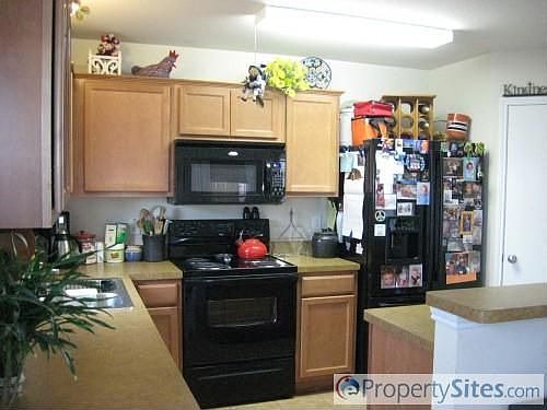 3rd image of 629 Fleming St