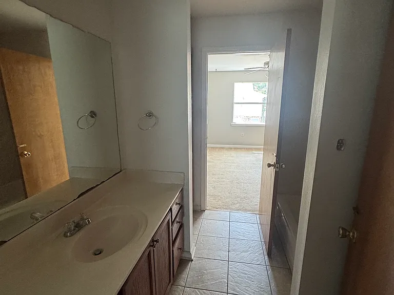 4253 Janet Ave #10 — Photo 9